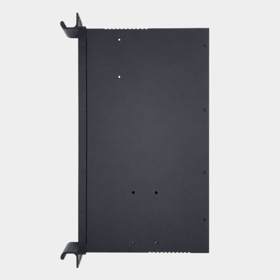 منظر سفلي للكمبيوتر الصناعي CoreIPC-RK100 يُظهر لوحة الهيكل المعدني, فتحات التركيب, آذان الرف, وهيكل الضميمة